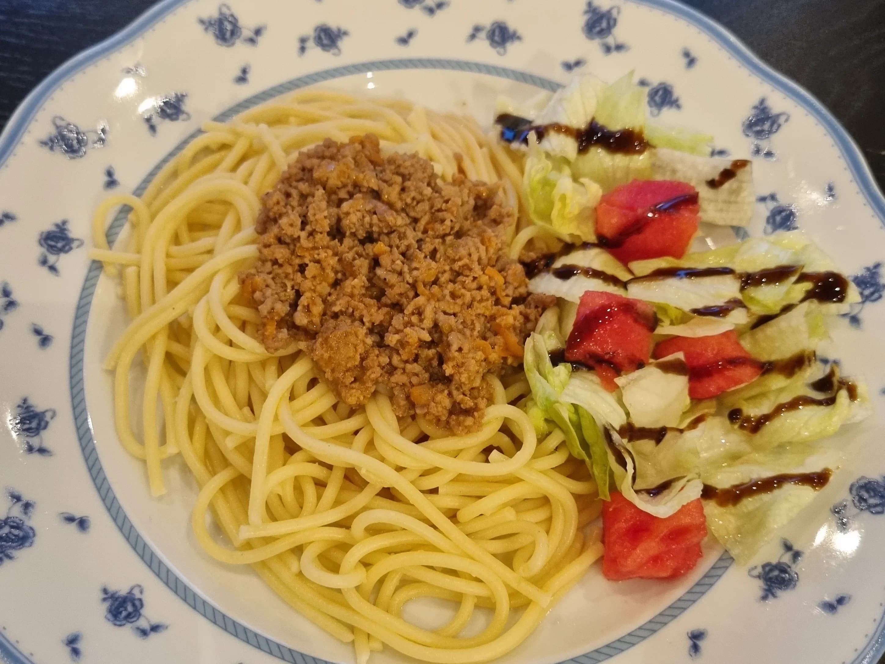 Köttfärssås och spaghetti