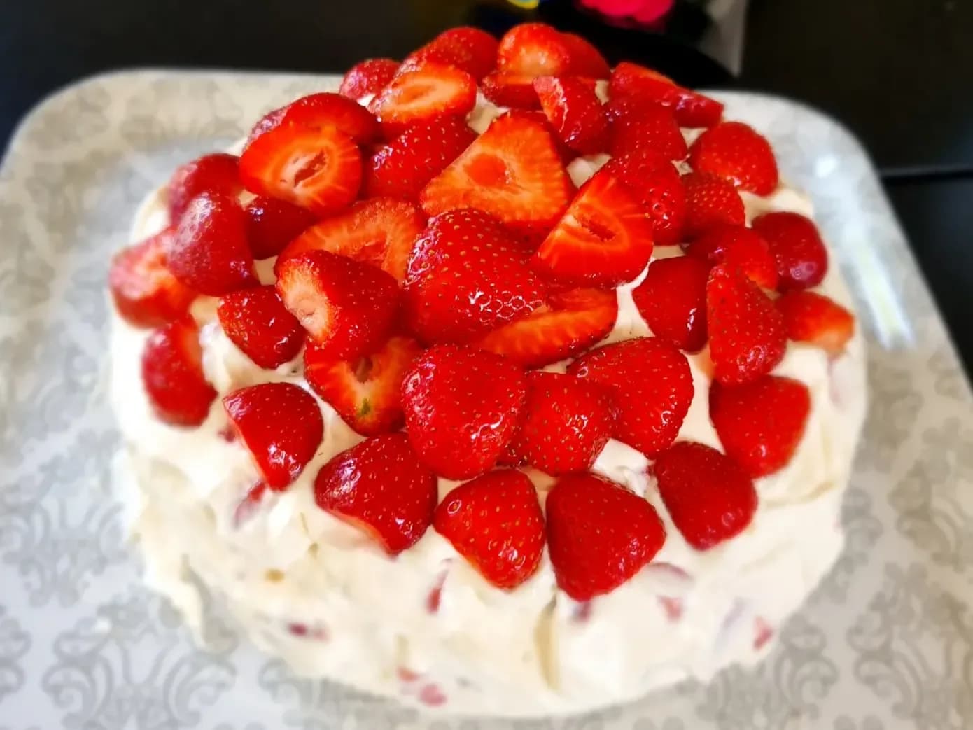 Glutenfri marängtårta med jordgubbar på 15 min